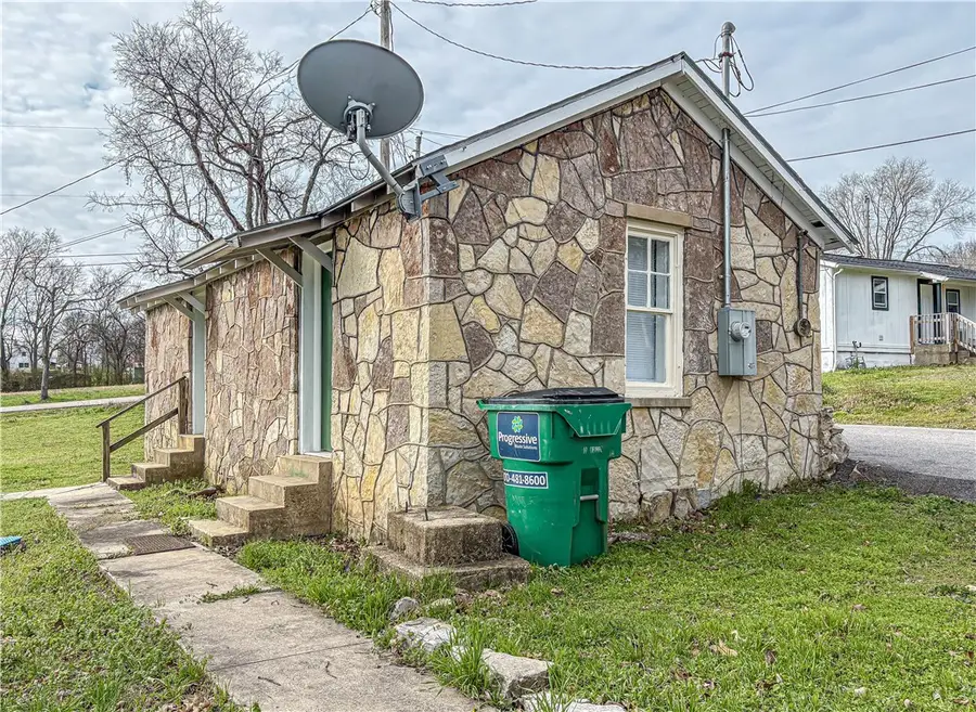 399 N College Avenue, Yellville, AR 72687 - #2