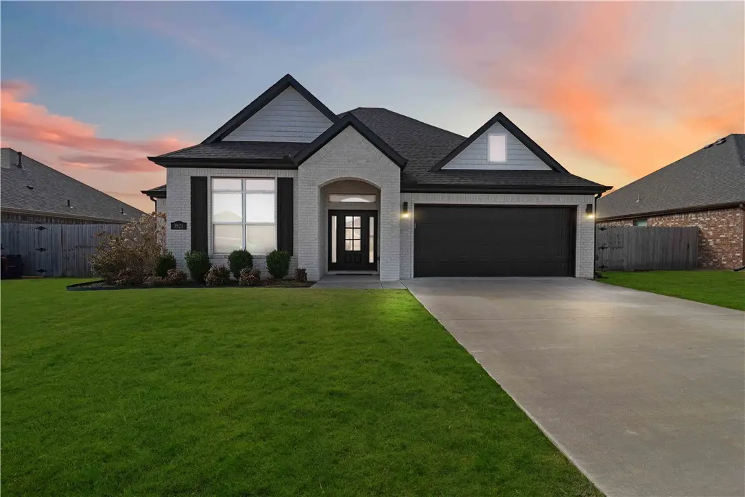 3521 E Avon Avenue, Springdale, AR 72764 - #1