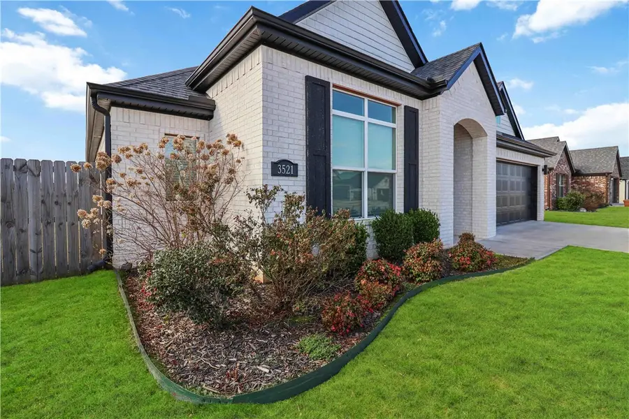 3521 E Avon Avenue, Springdale, AR 72764 - #3