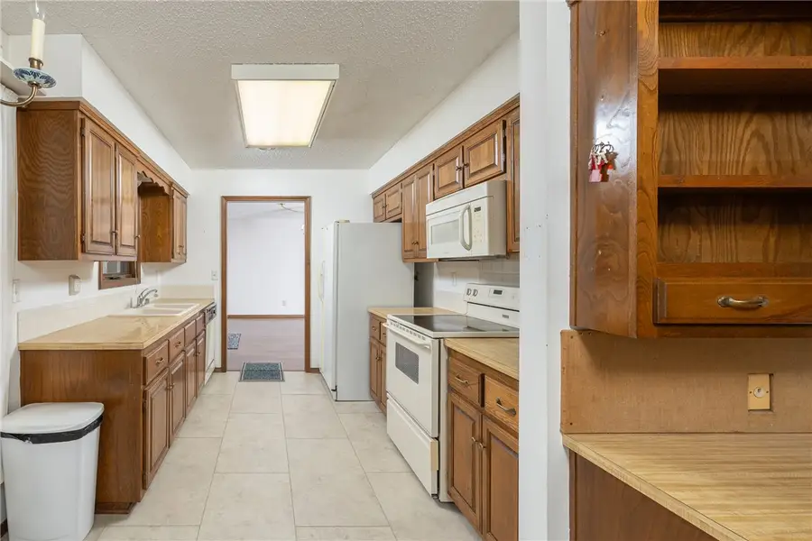 6 Ashfield Lane, Bella Vista, AR 72715 - #3