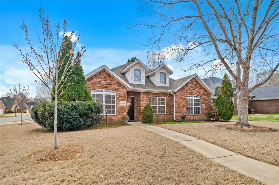 5702 W Stoney Creek Drive, Rogers, AR 72758 - #2