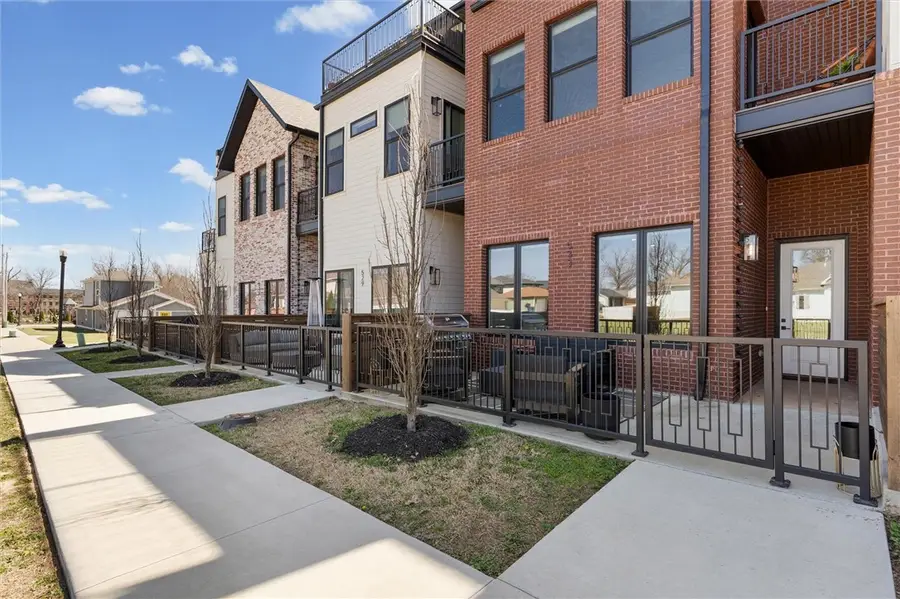 533 SW 5th Street, Bentonville, AR 72712 - #2