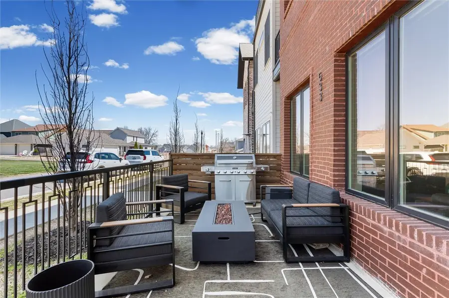 533 SW 5th Street, Bentonville, AR 72712 - #3