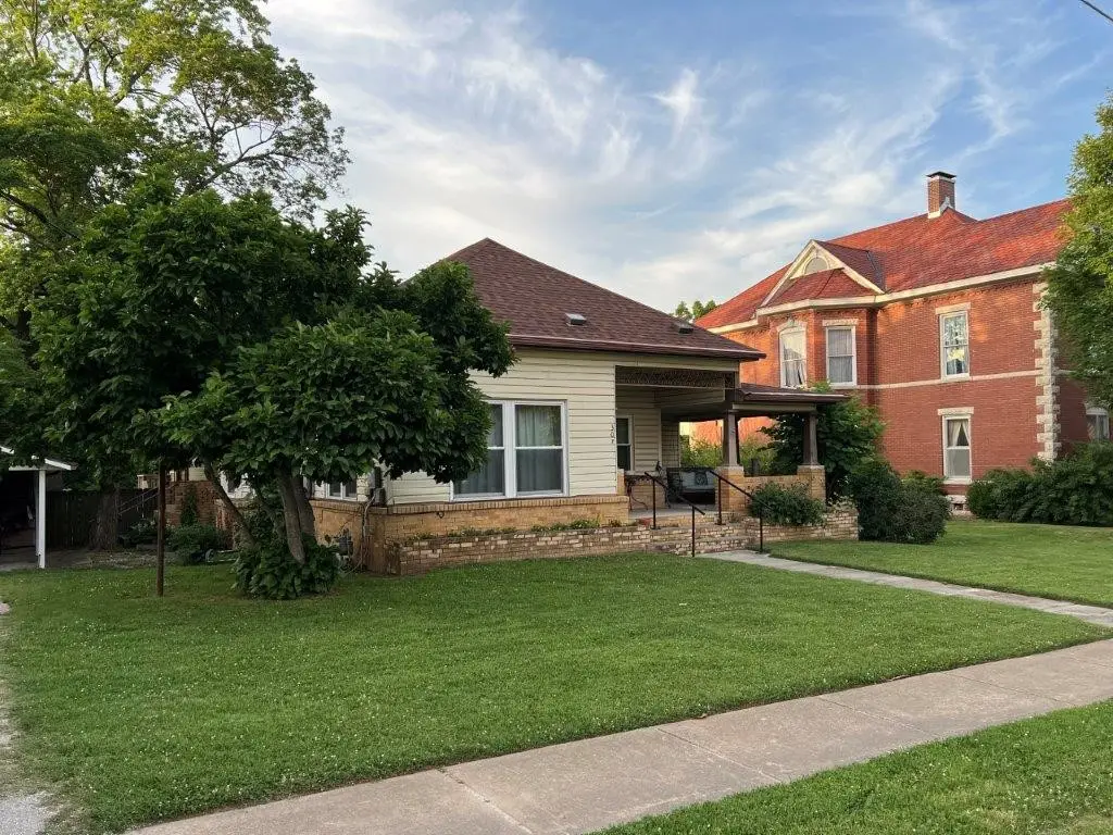 307 NE 2nd Street, Bentonville, AR 72712 - #1