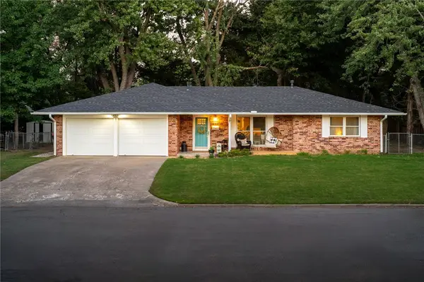 609 Dyer Street, Springdale, AR 72762