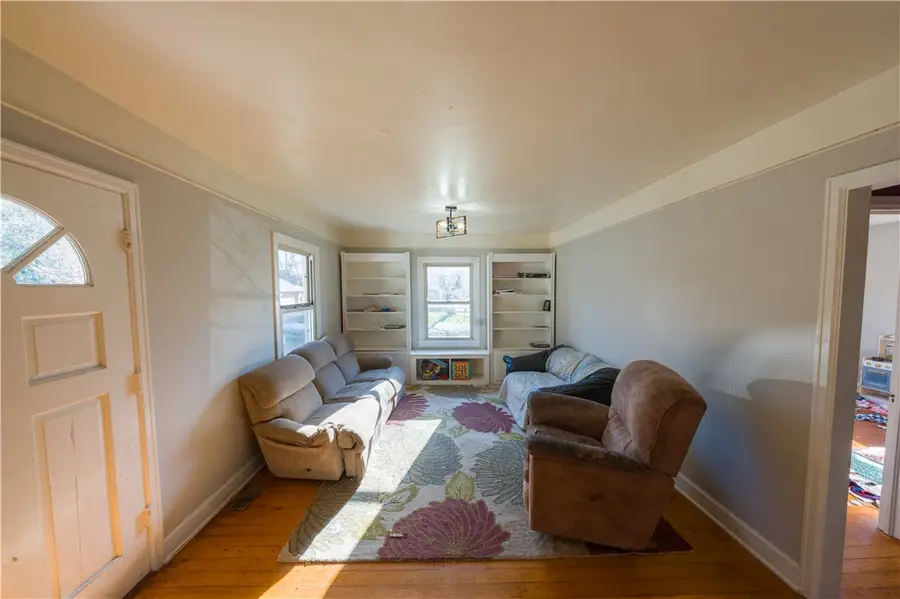 312 S Garrett Street, Siloam Springs, AR 72761 - #2