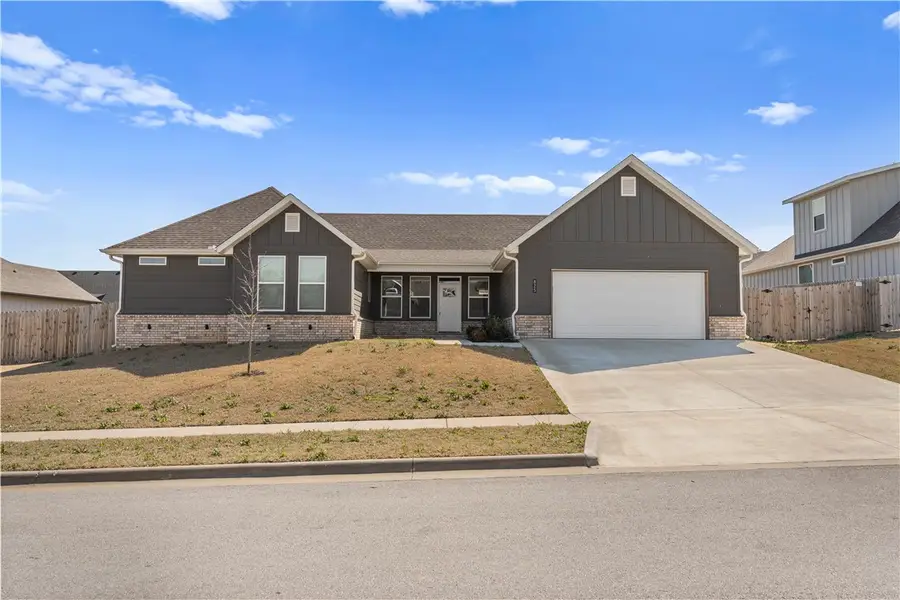 825 Mueller Way, Prairie Grove, AR 72753 - #2