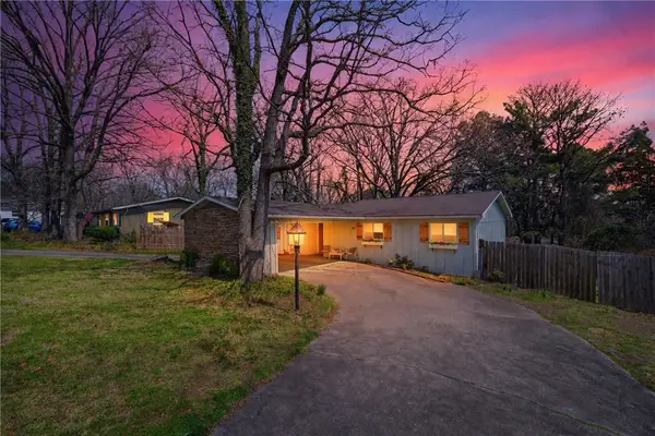 2018 N Austin Drive, Fayetteville, AR 72703