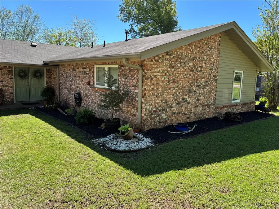 1206 Ridgewood Drive, Russellville, AR 72801 - #2