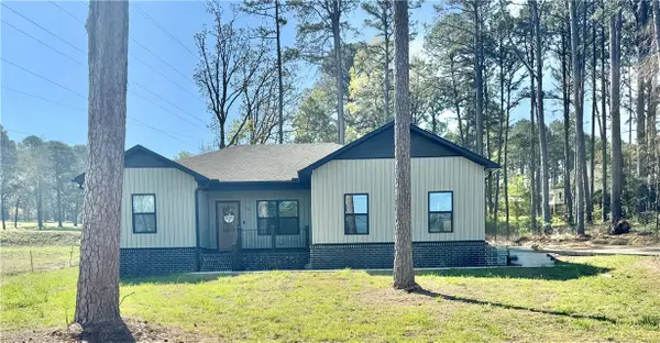 1105 Marina Road, Russellville, AR 72802