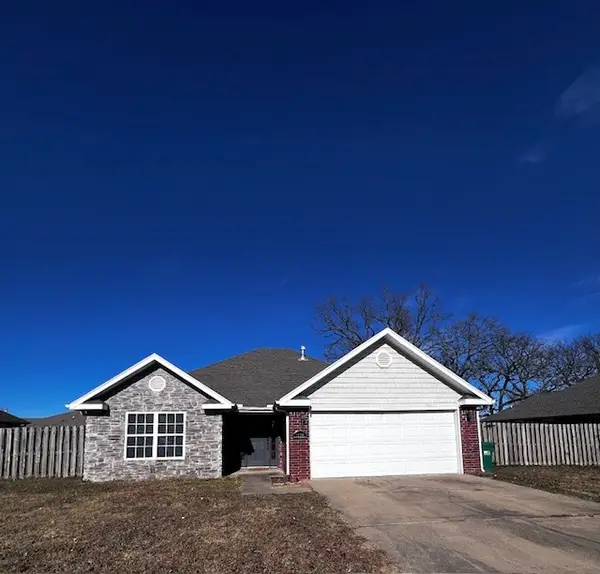 1220 Shiraz Drive, Centerton, AR 72719