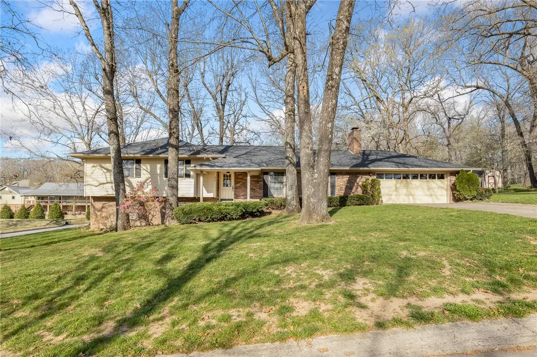 406 Oxford Street, Harrison, AR 72601 - #1