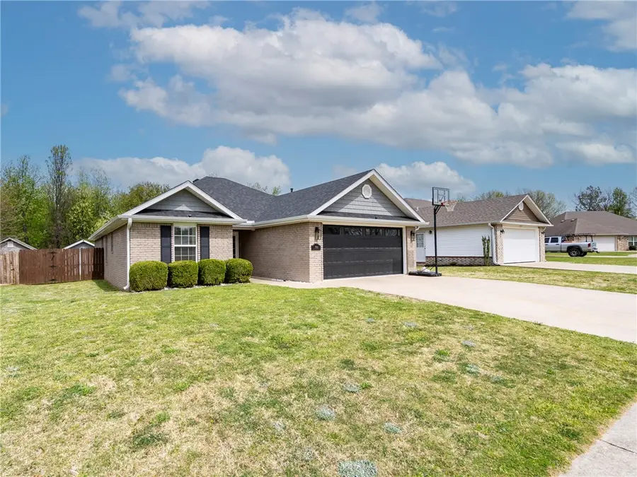 795 Deer Lodge Court, Siloam Springs, AR 72761 - #2