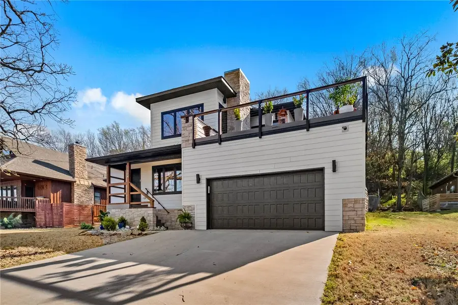 604 N Vinson Avenue, Fayetteville, AR 72701 - #3