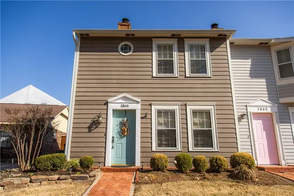 1360 E Masonic Drive, Fayetteville, AR 72703