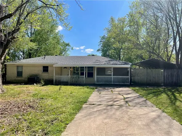 2209 Sycamore Place, Springdale, AR 72762