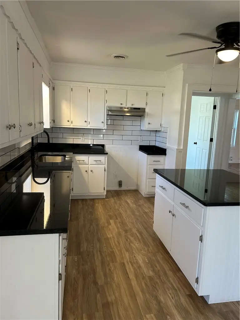 311North Main Avenue, Lincoln, AR 72744 - #3