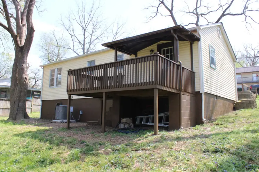 305 E South Avenue, Harrison, AR 72601 - #2