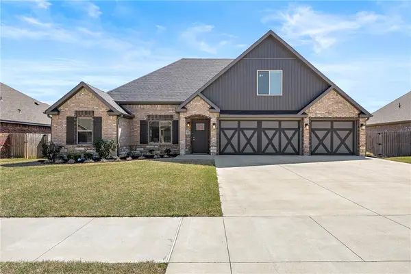 1057 Ruscello Avenue, Tontitown, AR 72762