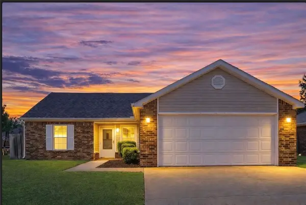 1415 S Camellia Lane, Fayetteville, AR 72704