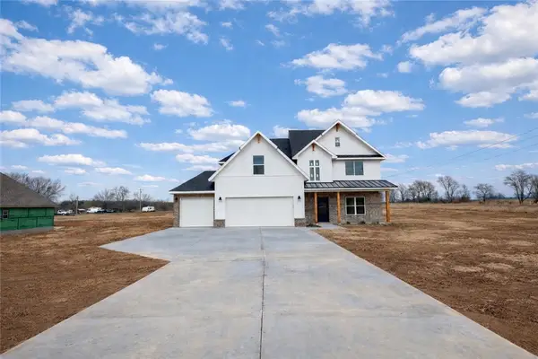 2100 Taylor Orchard Road, Gentry, AR 72734