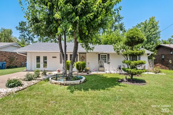 1001 11th Street, Bentonville, AR 72712