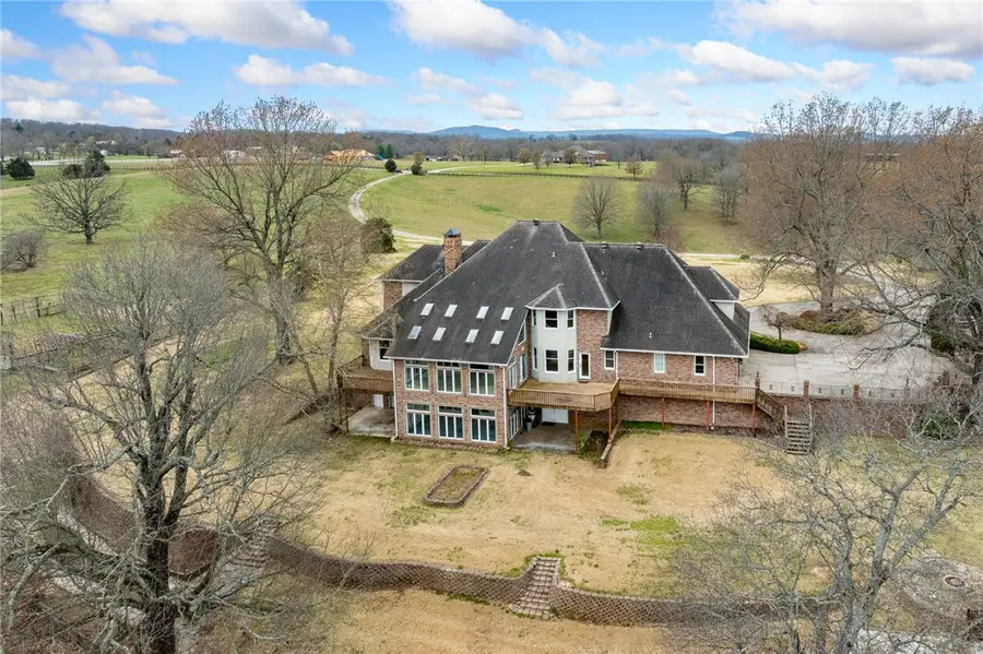 2734 Wolf Springs Road, Harrison, AR 72601 - #2