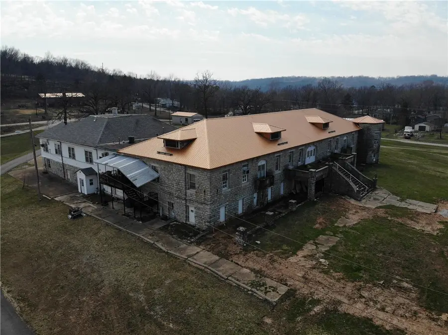 215 E Moffit Street, Sulphur Springs, AR 72768 - #3