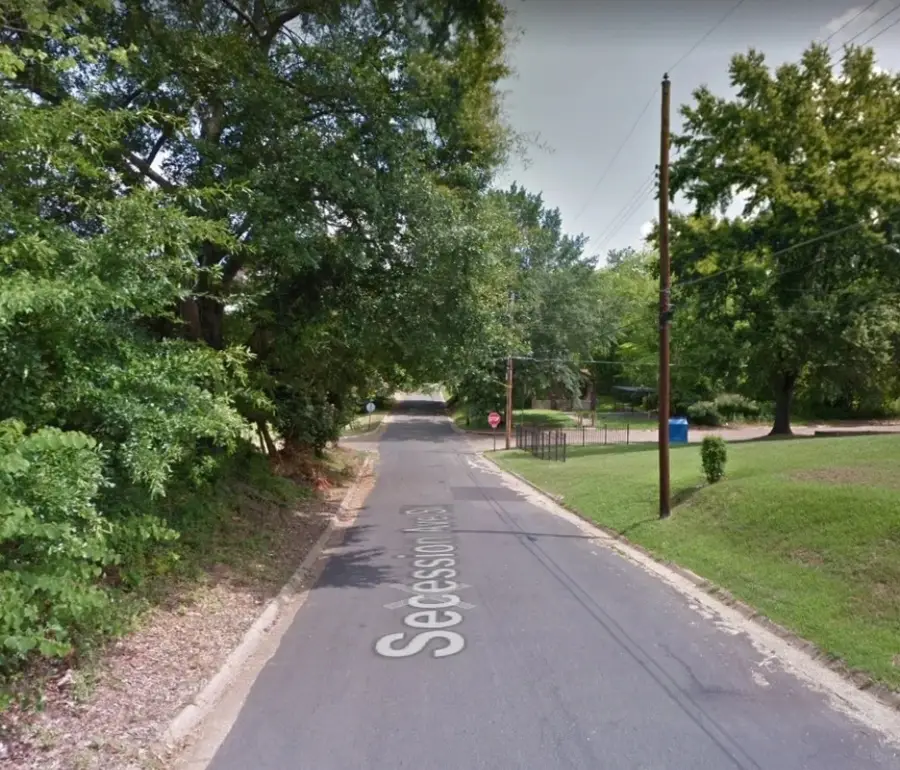 618 SE Secession Avenue, Camden, AR 71701 - #3