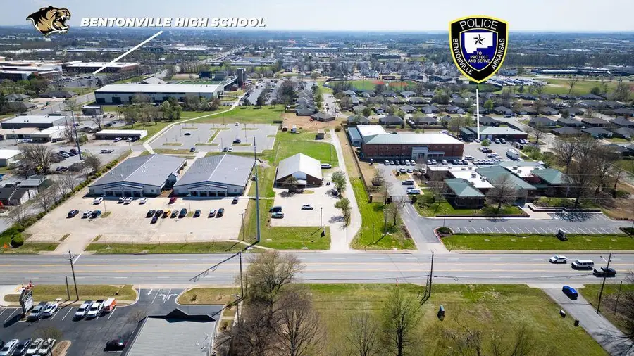 910 SE 14th Street, Bentonville, AR 72712 - #3