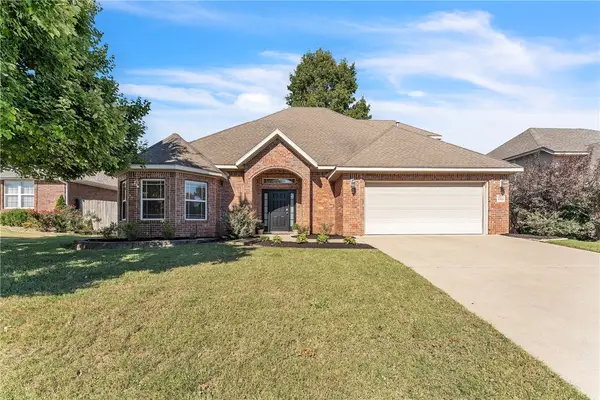 5703 W Casey Drive, Rogers, AR 72758