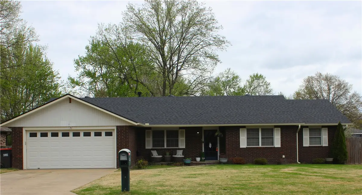 1418 Buena Vista Circle, Springdale, AR 72762 - #1