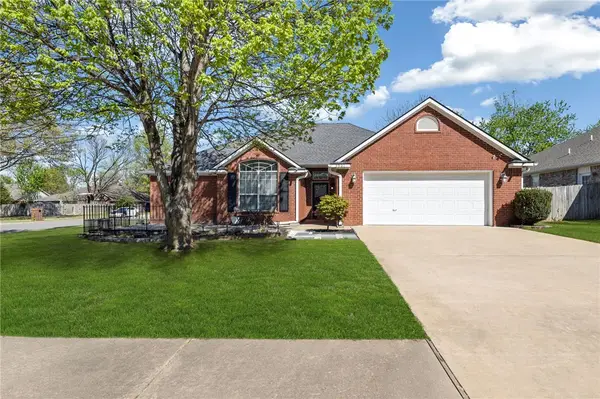 3901 SW Cherry Road, Bentonville, AR 72713