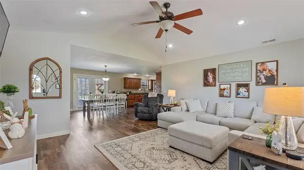 11074 Iris, Neosho, MO 64850