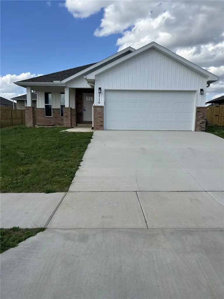 1716 Farmer Street, Pea Ridge, AR 72751 - #2