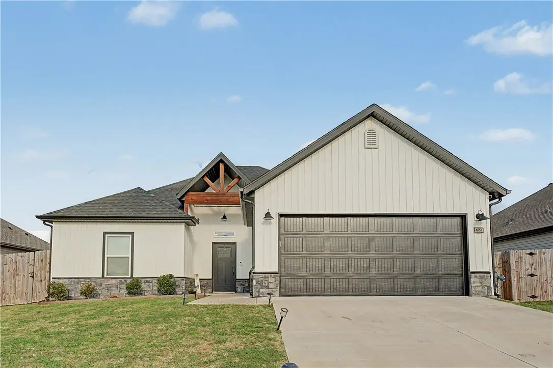 1320 Mt Hood Drive, Centerton, AR 72719 - #1