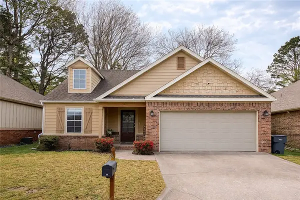 63 E Madrid Street, Fayetteville, AR 72703