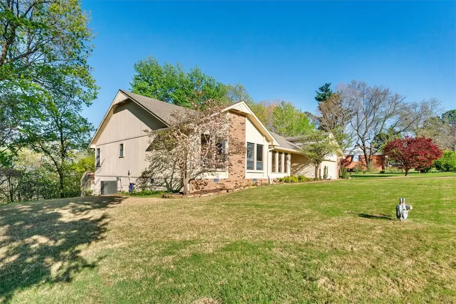 2834 S College Drive, Fayetteville, AR 72701 - #2