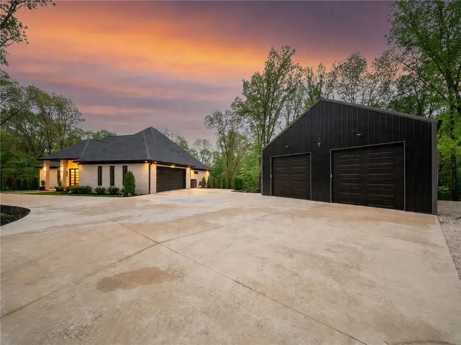 13886 Dartmoor Road, Bentonville, AR 72712 - #2