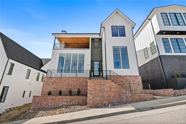 2105 Panorama Place, Fayetteville, AR 72701