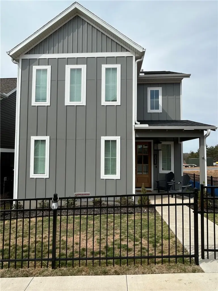 2058 E Little Crew Drive, Fayetteville, AR 72703 - #2