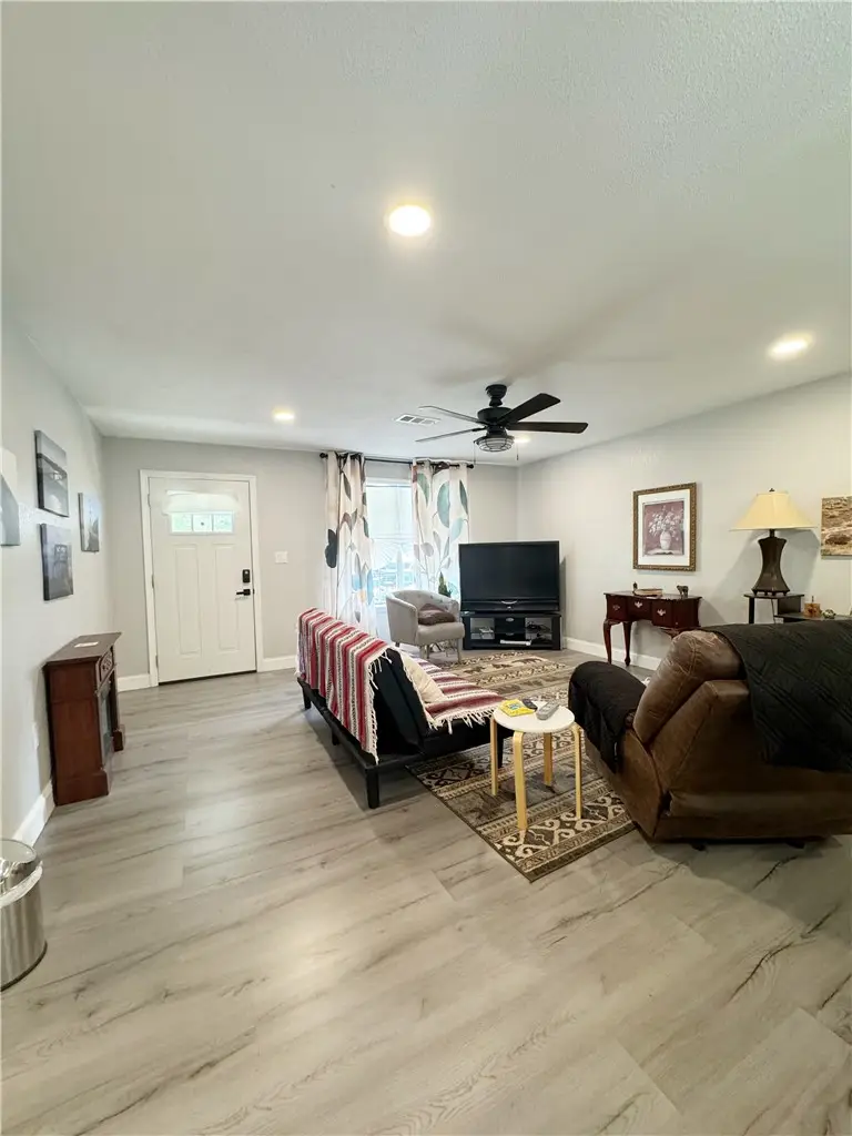 1035 E Gum Street, Russellville, AR 72802 - #3