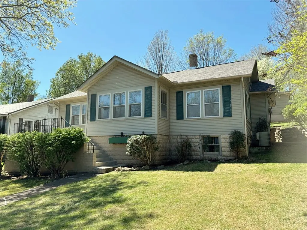 210 N Spring, Harrison, AR 72601 - #1