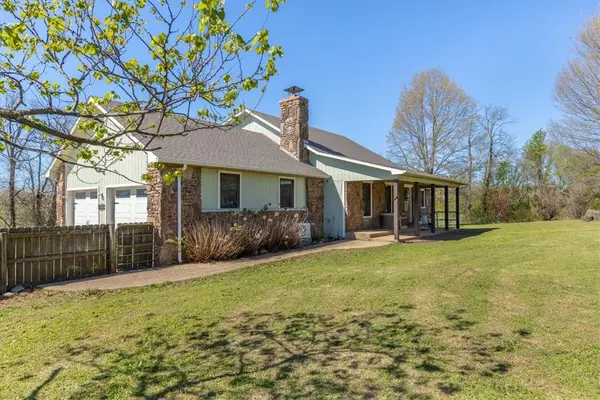 1111 Rocky Dell Road, Gravette, AR 72736