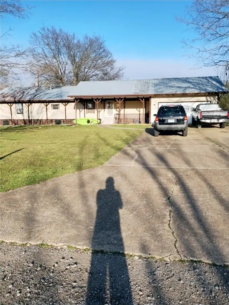 305 6th Street, Flippin, AR 72634 - #1