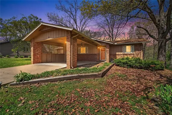 13 Scarborough Lane, Bella Vista, AR 72715