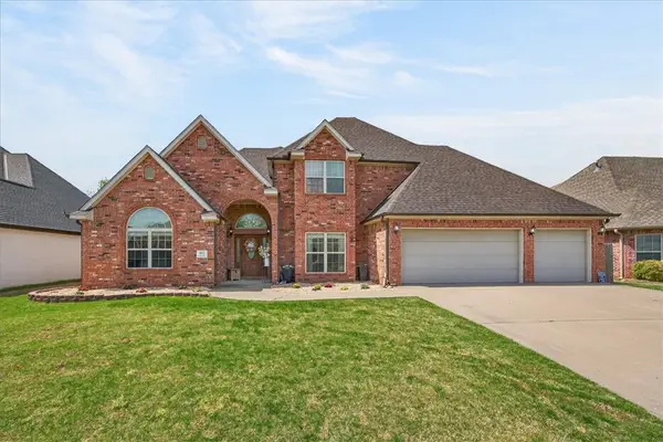 402 SE Hendrix Street, Bentonville, AR 72712
