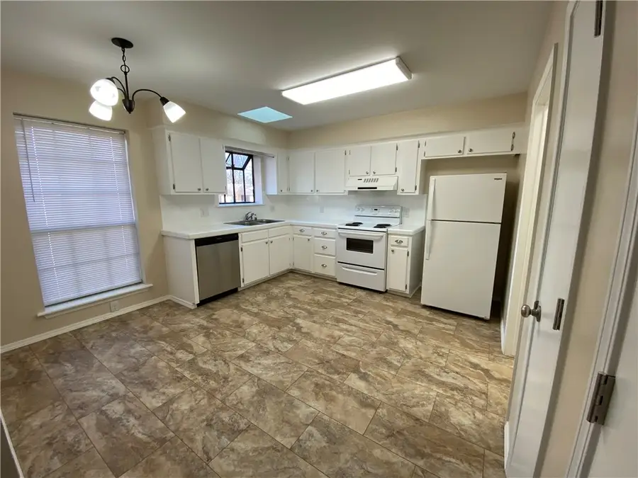 2801-2803 W D Street, Russellville, AR 72801 - #3