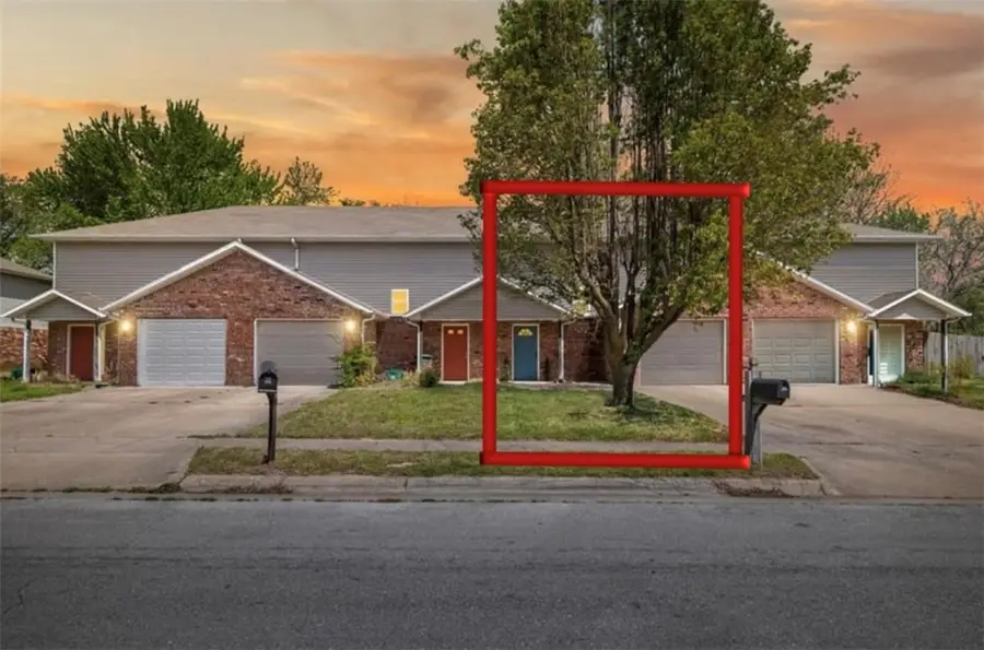 894 W Peachtree Drive, Fayetteville, AR 72703 - #2