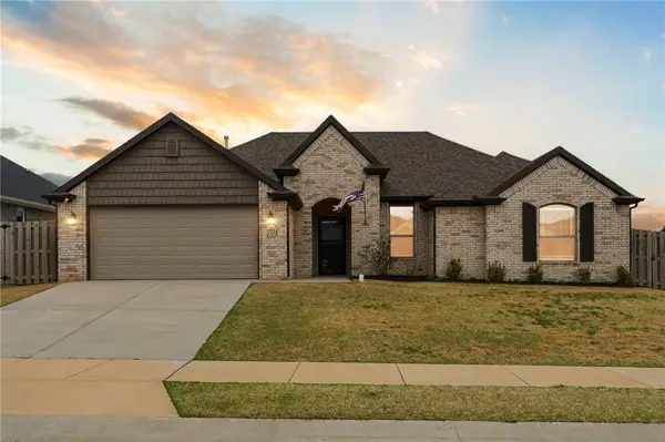 701 Tiger Eye Avenue, Lowell, AR 72745